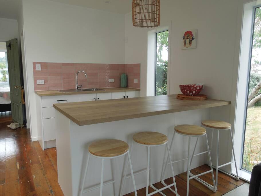 Raglan, Walk To Harbour And Town, Garden Views公寓 外观 照片
